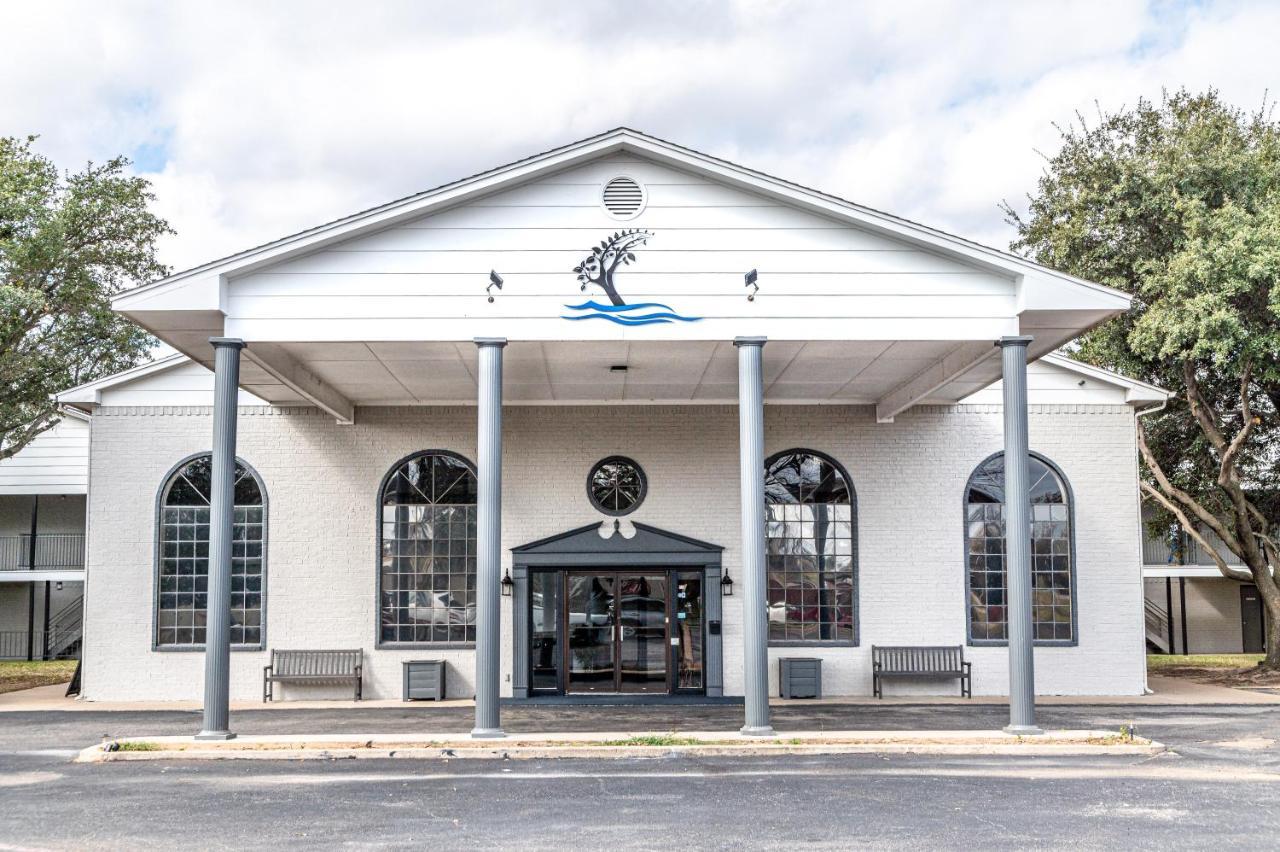 Lake View Inn Granbury Zewnętrze zdjęcie