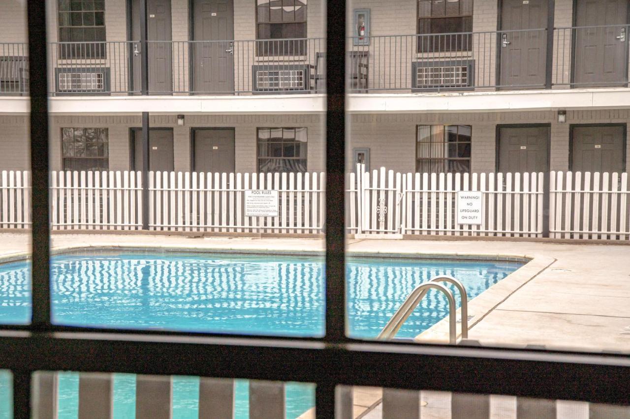 Lake View Inn Granbury Zewnętrze zdjęcie